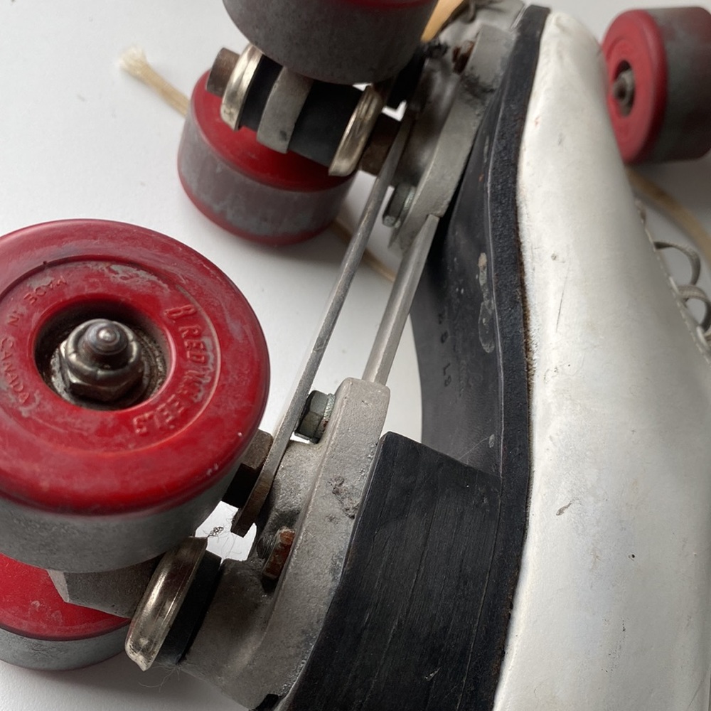 Riedell Vintage White Leather Quad Roller Skates with Red Wheels. Used/vintage. - Picture 16 of 16